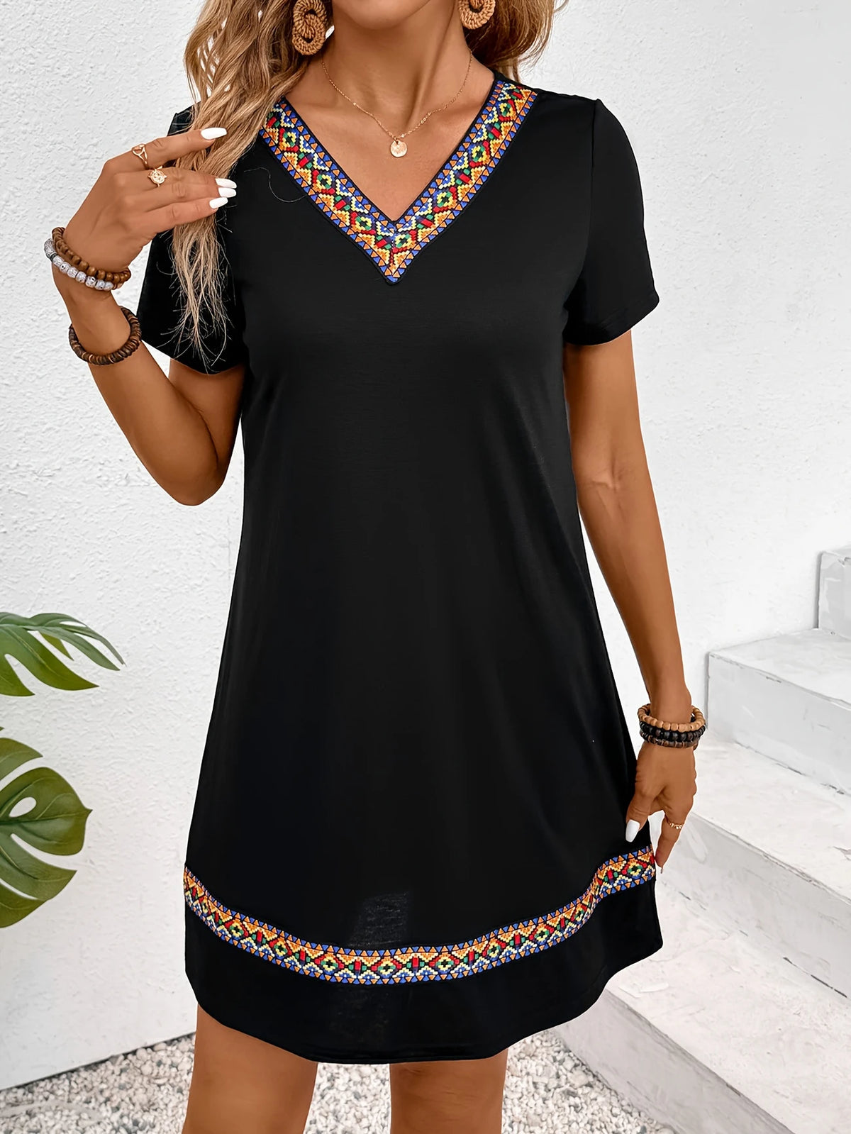 A-Linien Kleid mit Ethno-Bordüre V-Ausschnitt Kurzarm Perfekt für Sommer