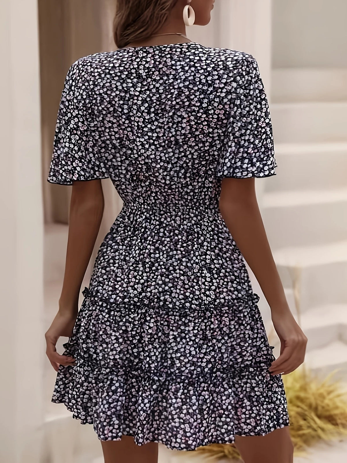 V-Ausschnitt Kleid Elegantes Blumenmuster Asymmetrischer Saum