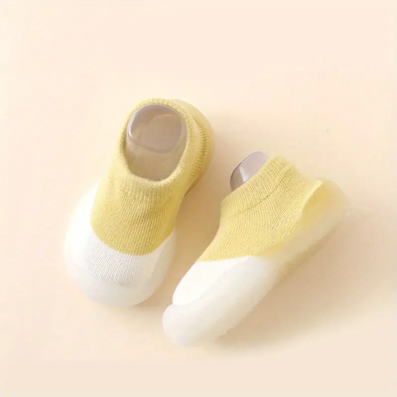 Flexible Barfuß-Kinderschuhe