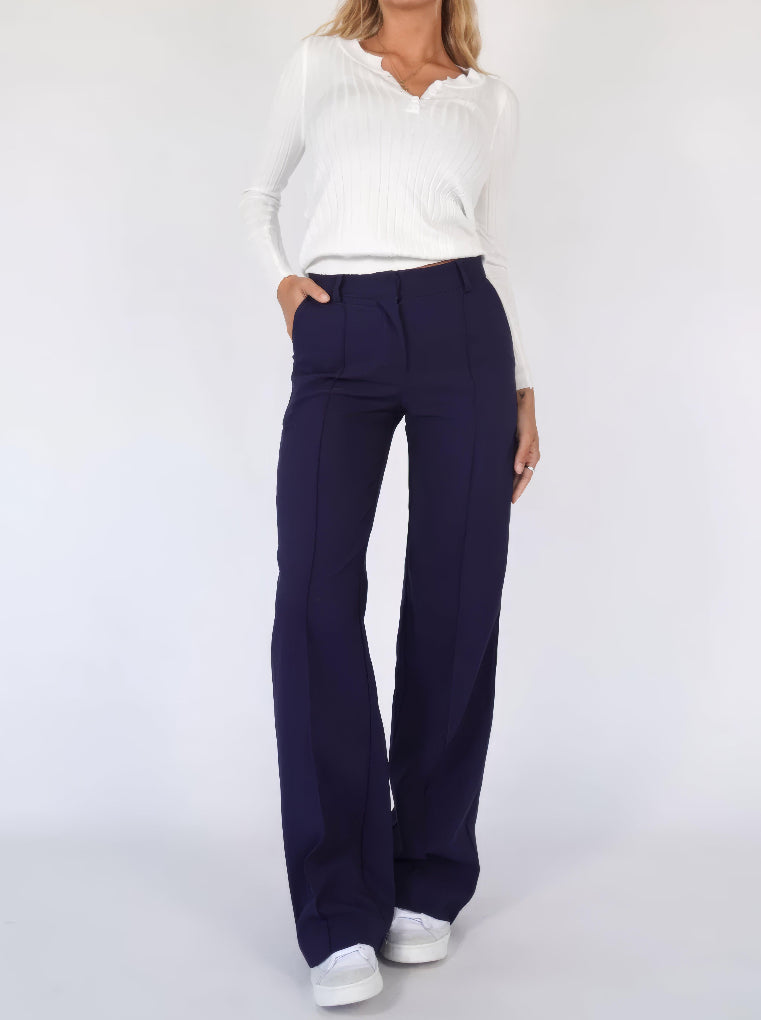 Damenhose mit hoher Taille und weitem Bein