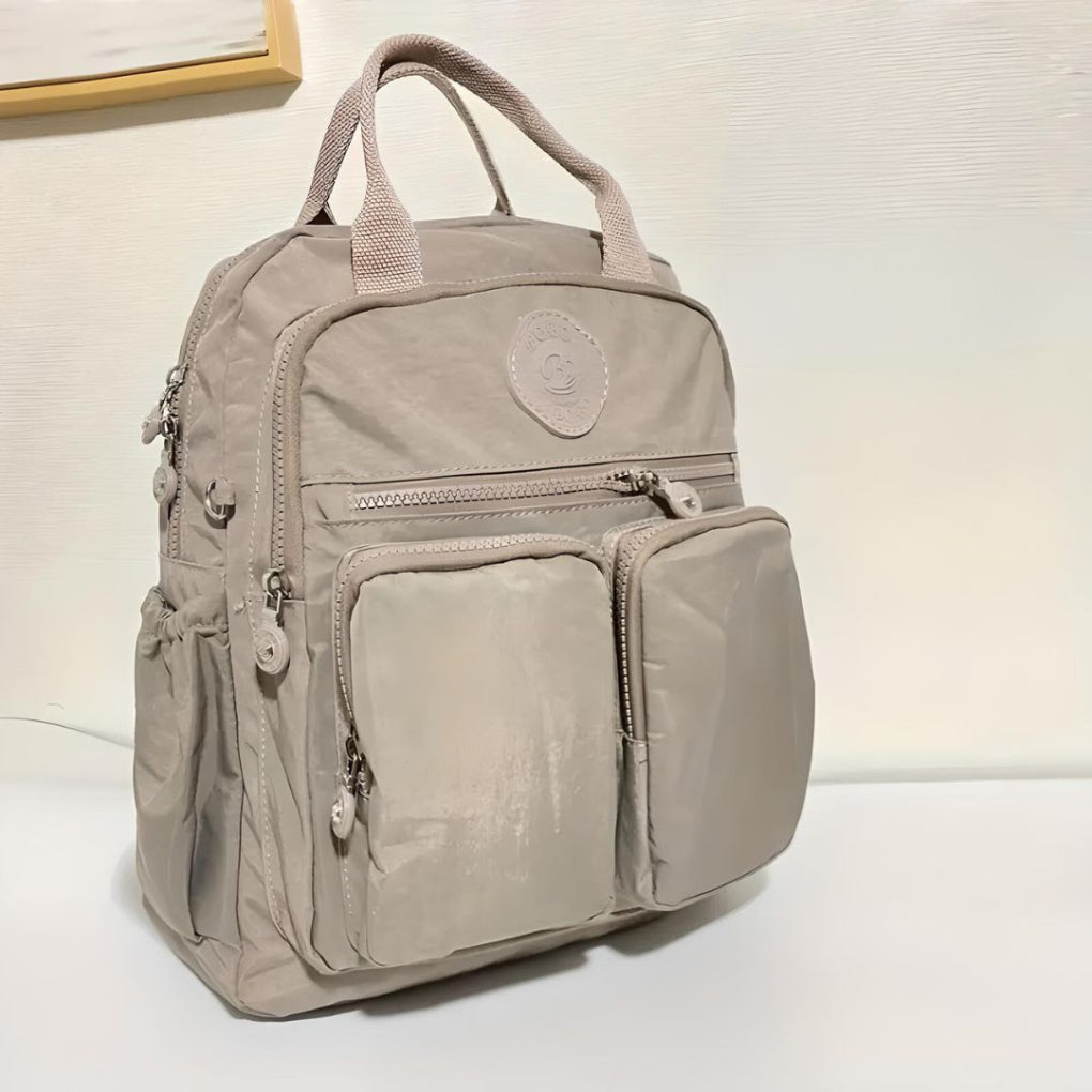 Rucksack mit mehreren Taschen