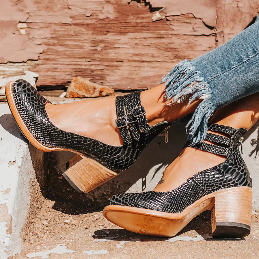 Vintage-Pumps mit Knöchelriemen und Blockabsatz