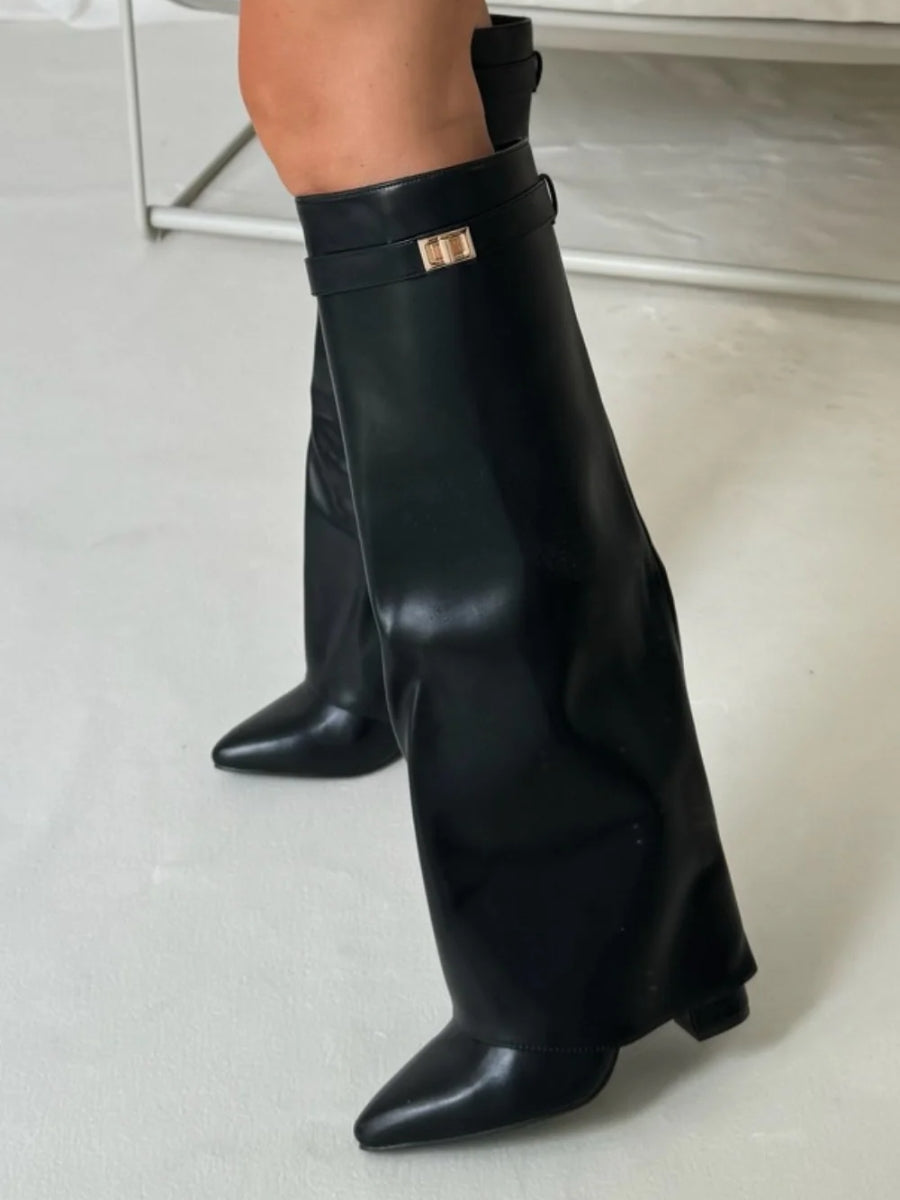 Kniehohe Suède-Stiefel mit Absatz