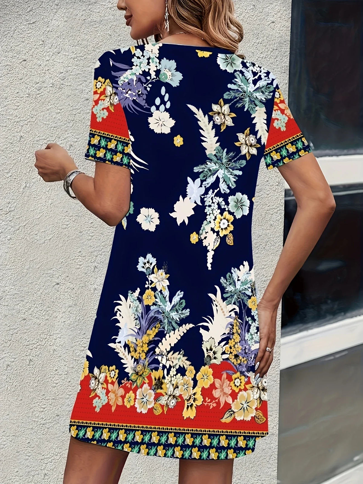 Sommer-Midi-Dress - Elegantes Blumendruck, luftiges Urlaubskleid mit bequemer Passform für den Strand