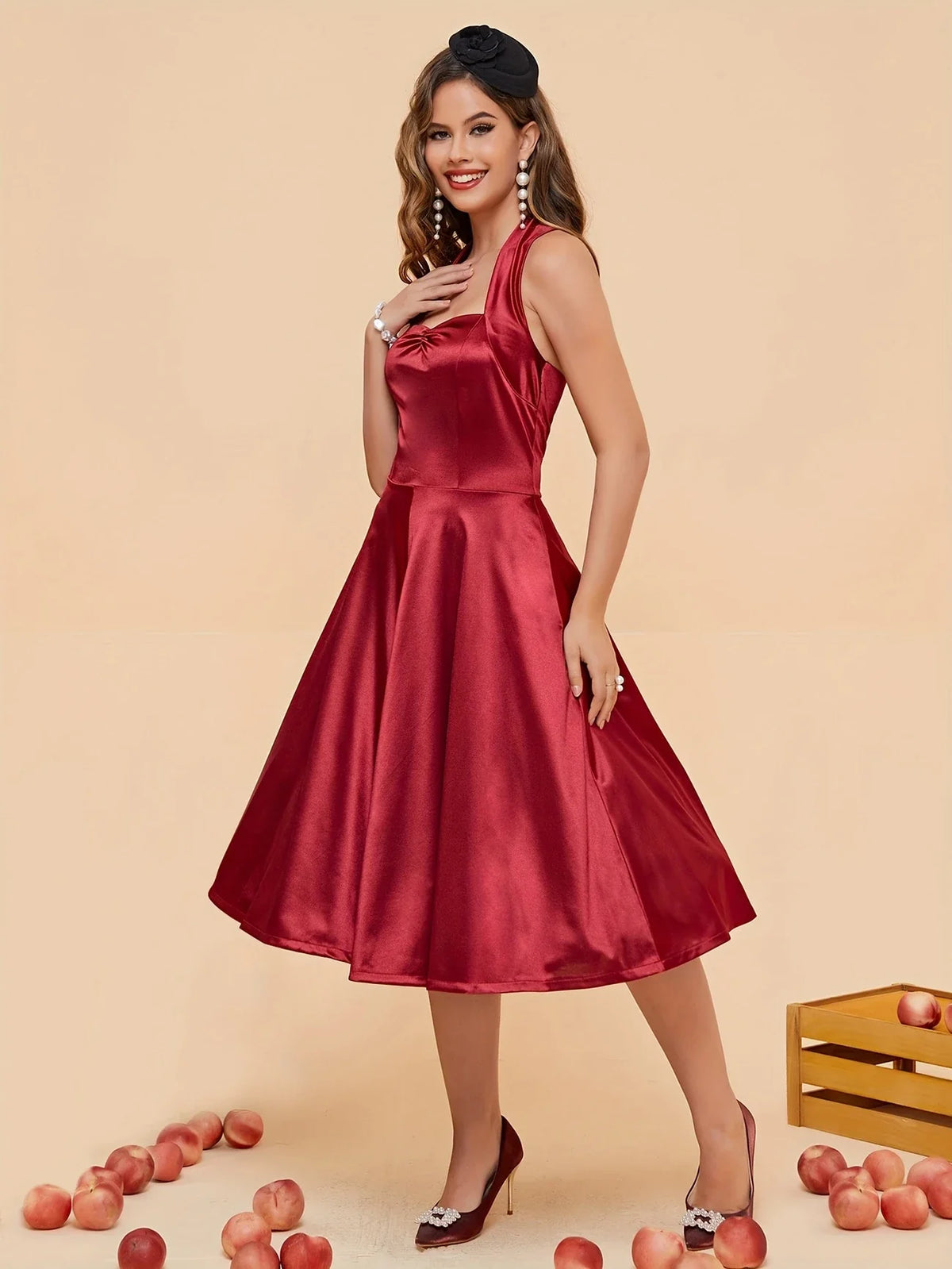 Neckholder Satin Kleid - offener Rücken, Rüschen, langes luxuriöses Brautjungfernkleid für Hochzeiten
