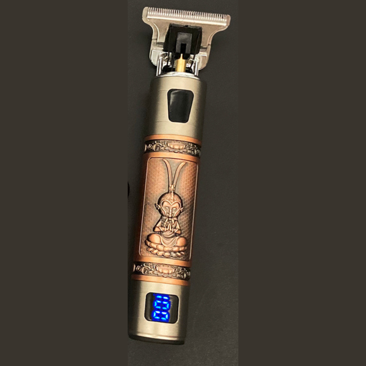 Wiederaufladbarer Haar- und Bartschneider mit Aufsätzen