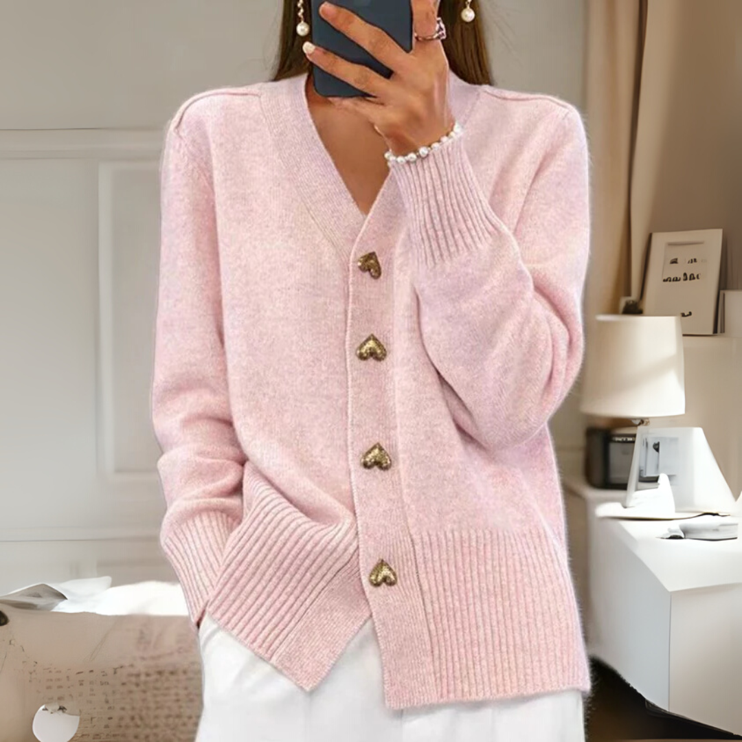Warme Strickjacke mit Knöpfen