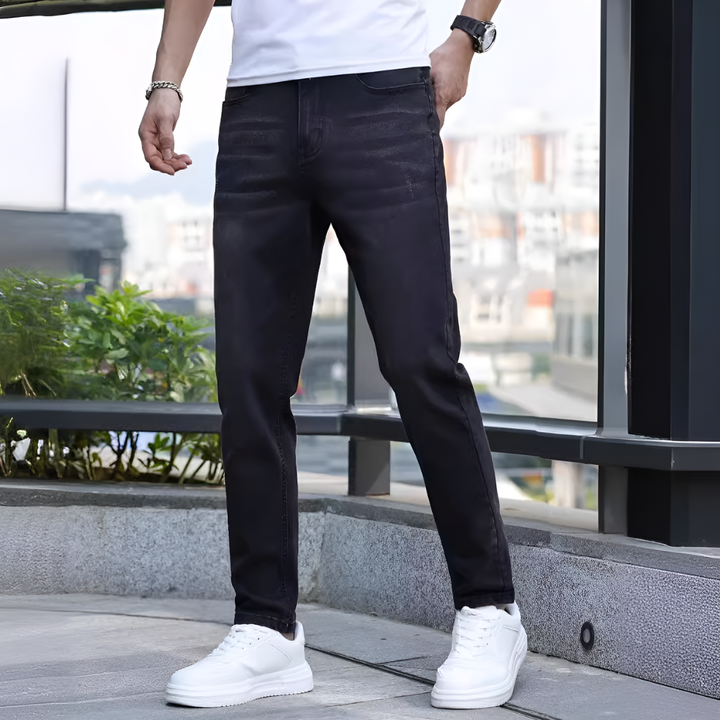 Einfarbige Herrenjeans mit leichtem Stretch