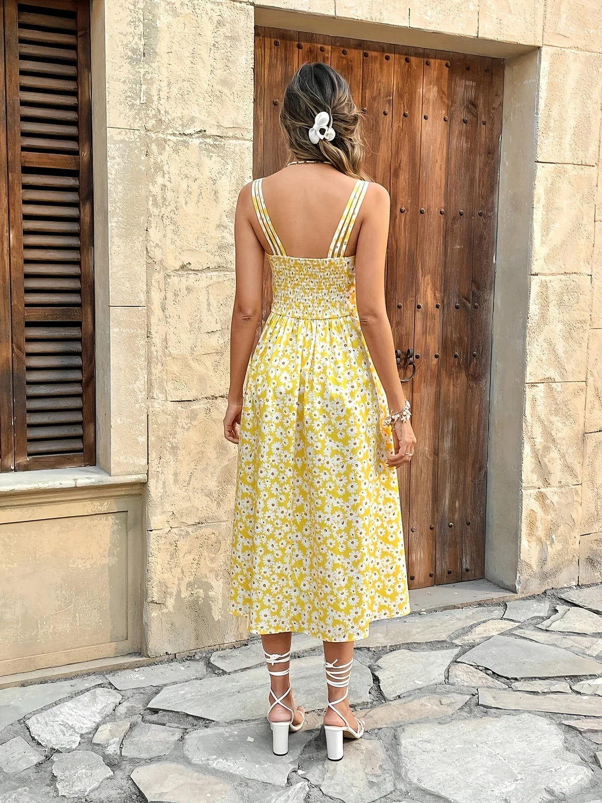 Damen Sommerkleid - ärmellos, offener Rücken, Blumendruck, 3 Träger, V-Ausschnitt, luftig & elegant