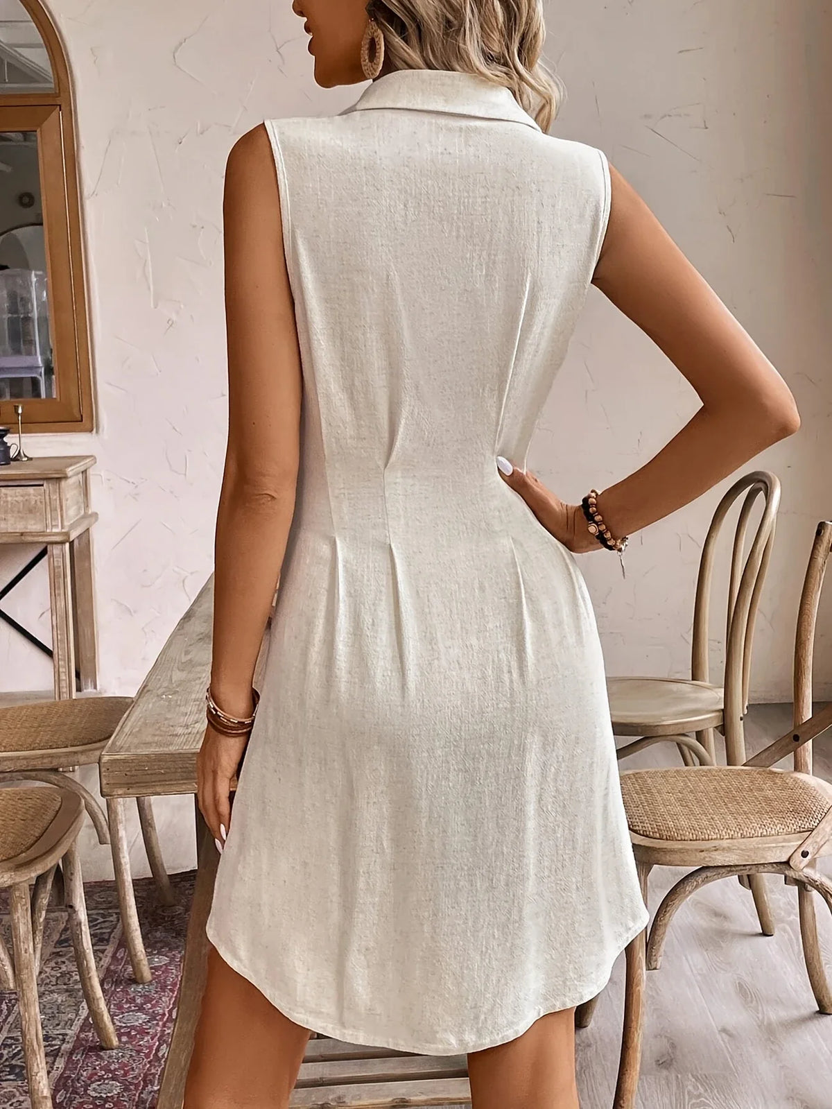 Lässiges Sommerkleid - Unifarben, Polyester, breiter Kragen, Knopfverschluss, luftig und stilvoll für die Arbeit