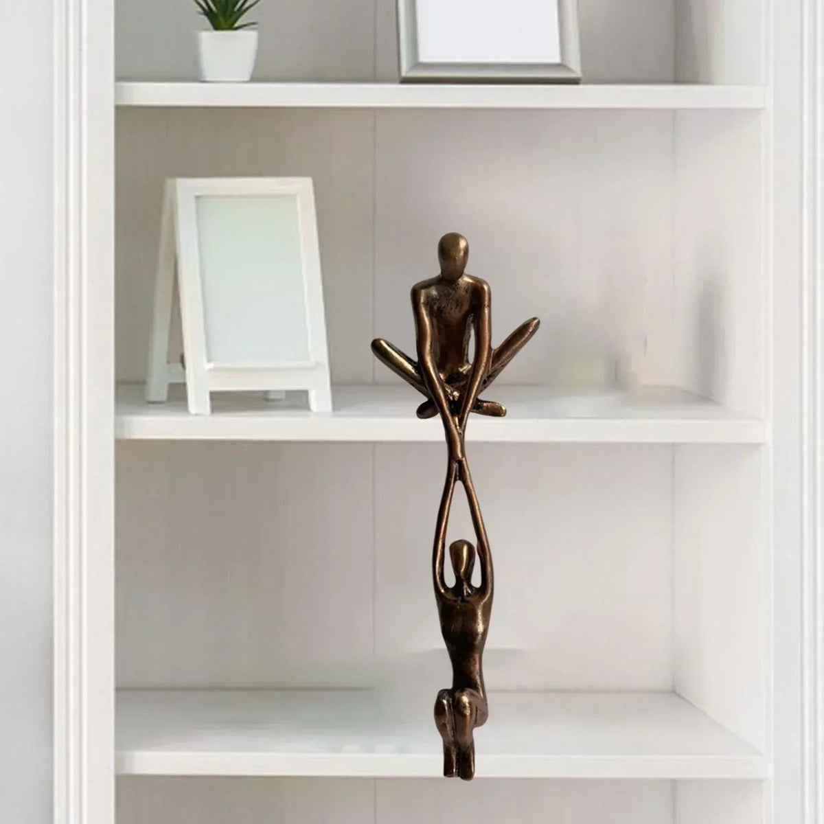 Skulptur Figur Ewige Liebe und Kraft