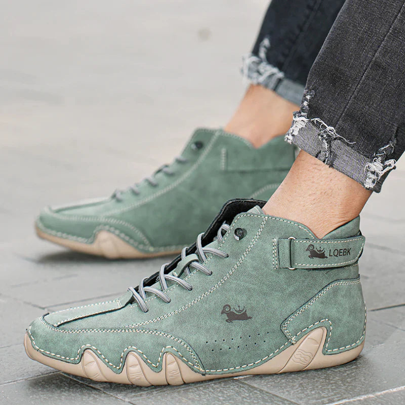 Bequeme orthopädische Wanderschuhe aus Leder