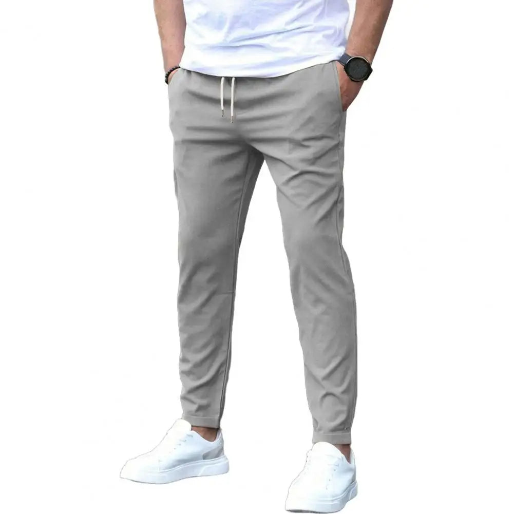 Sportliche Jogginghose mit Taschen und elastischem Bund