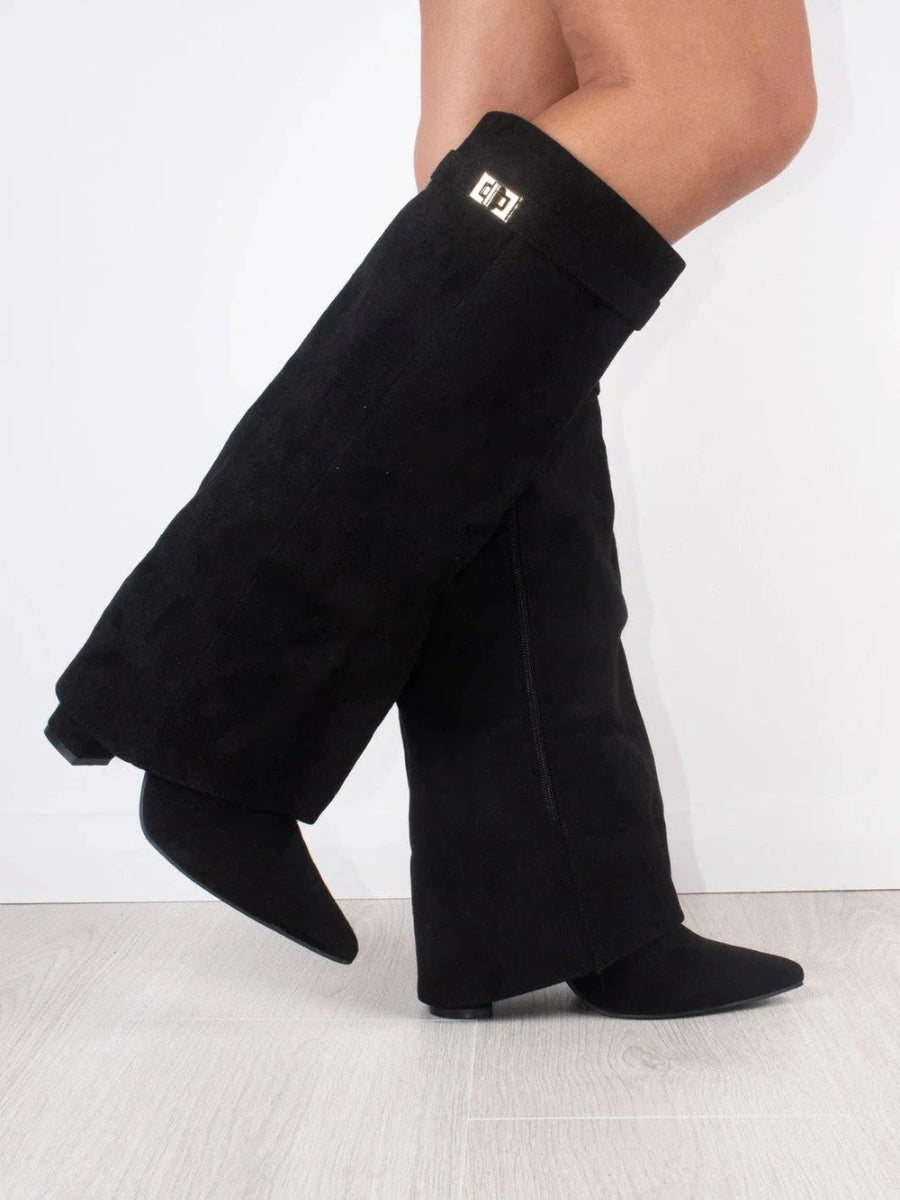 Kniehohe Suède-Stiefel mit Absatz