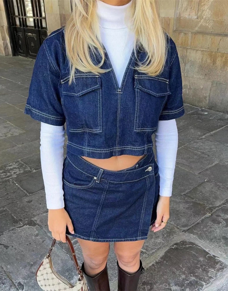 Zweiteiliges Jeans-Set mit Oberteil und Rock