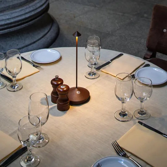 Luma – Schlanke, kabellose LED-Tischlampe im modernen Design