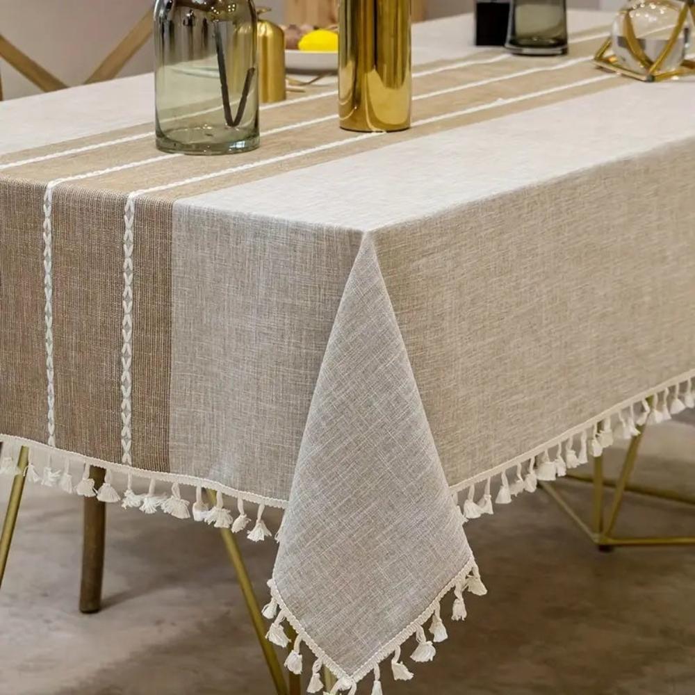 Elegante Tischdecke mit rustikalem Charme