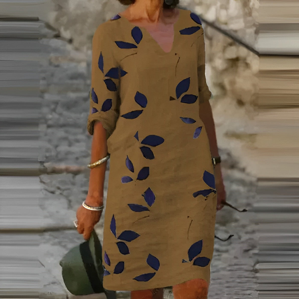 Sommerliche Bluse mit Knopfleiste und zartem Muster