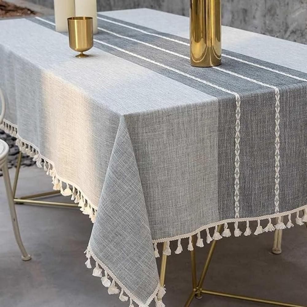 Elegante Tischdecke mit rustikalem Charme