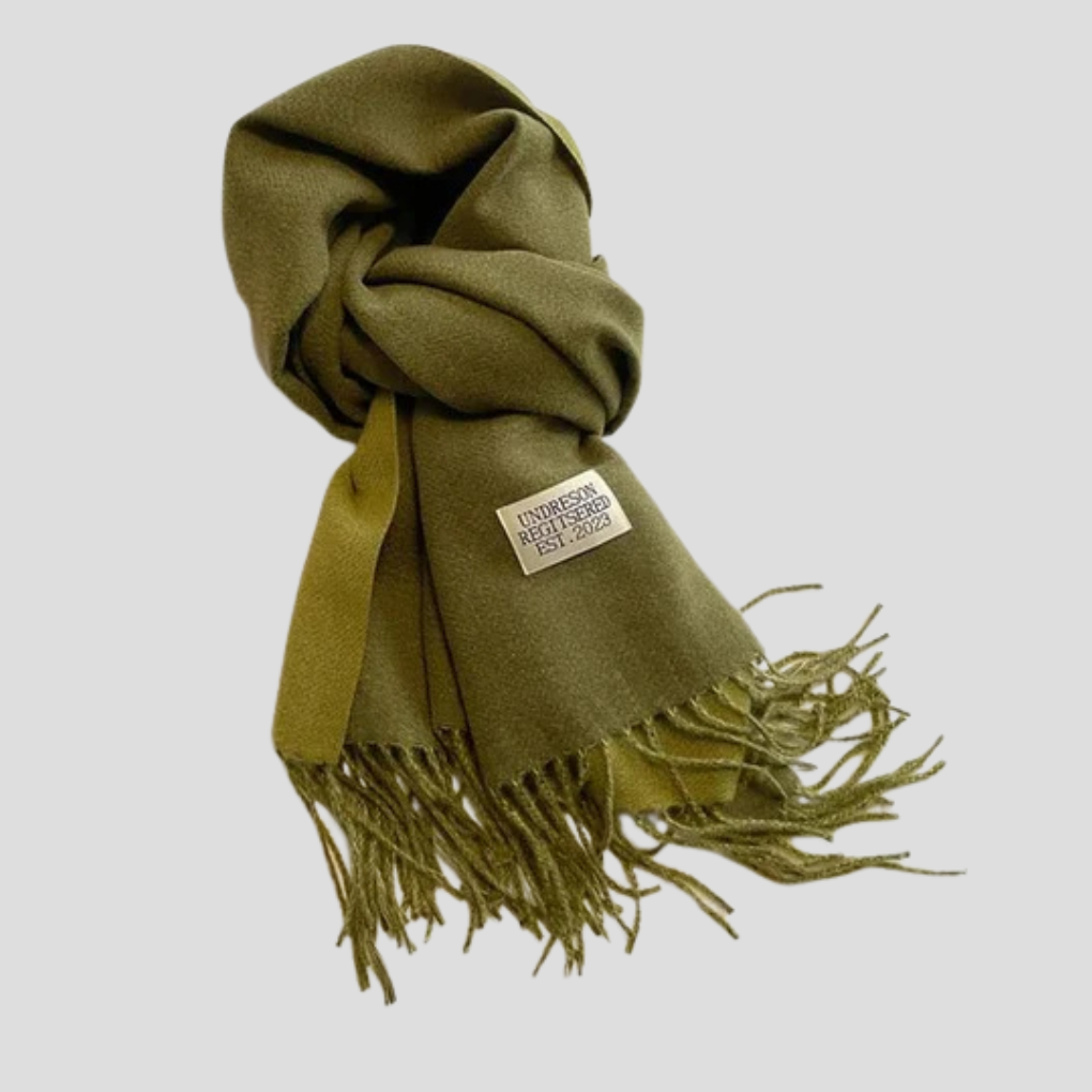 Wollschal im klassischen Winterstil