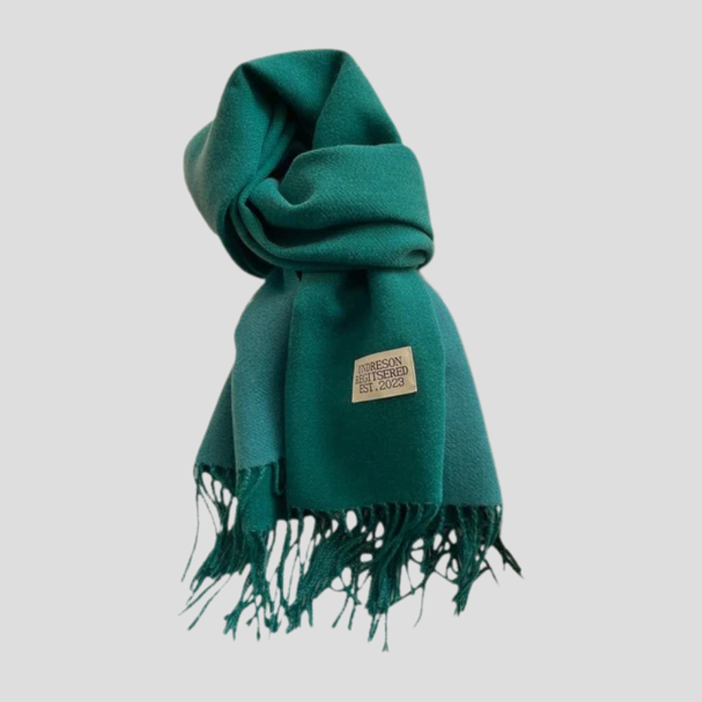 Wollschal im klassischen Winterstil