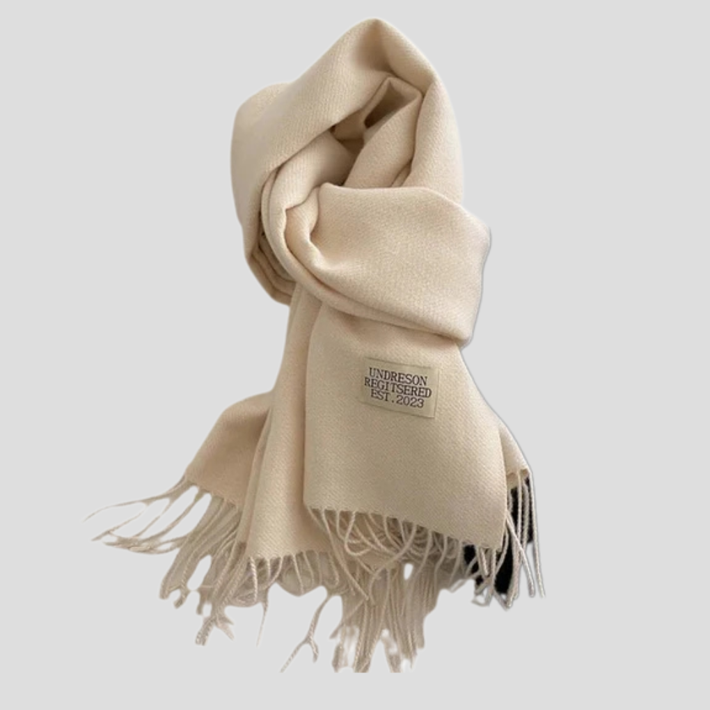 Wollschal im klassischen Winterstil