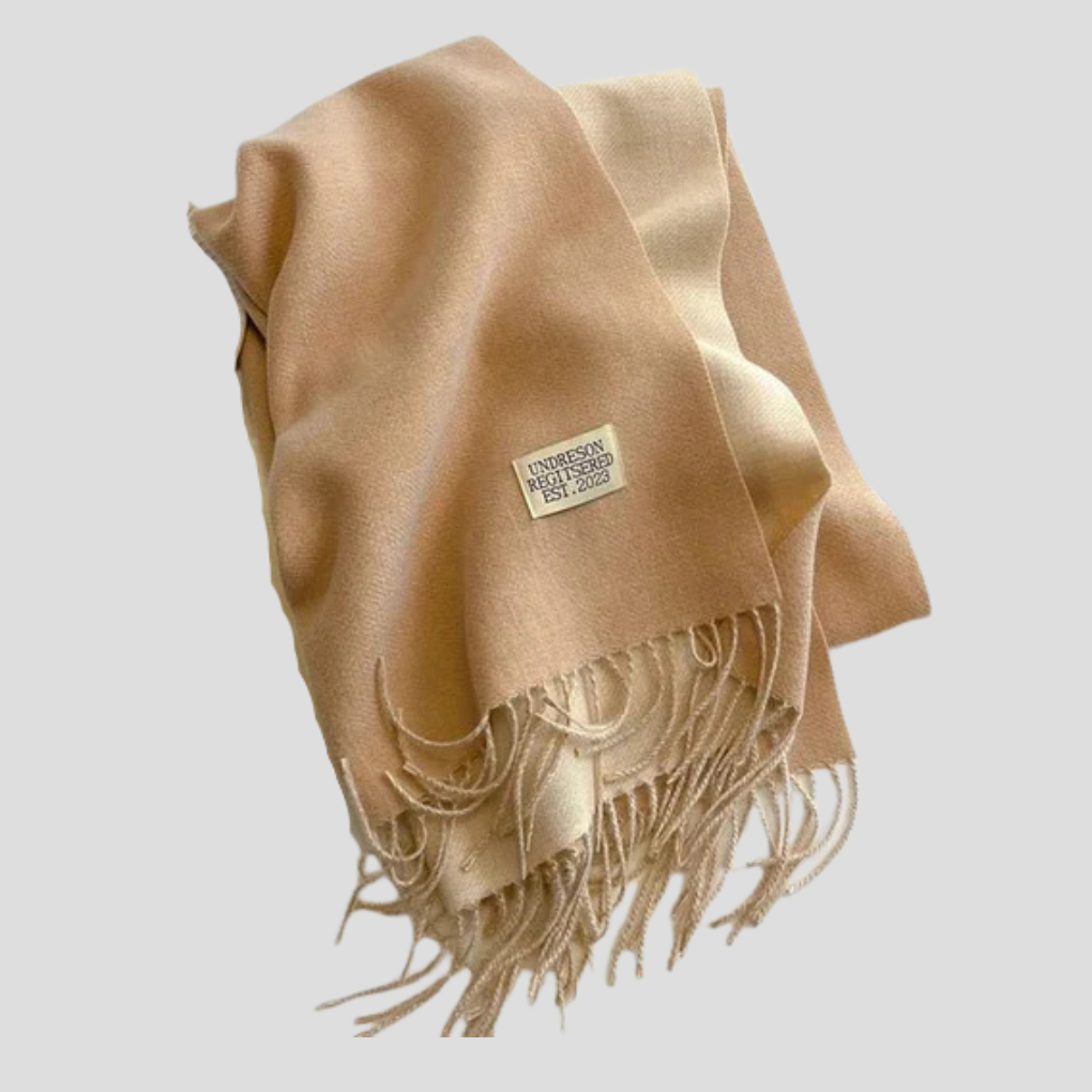 Wollschal im klassischen Winterstil