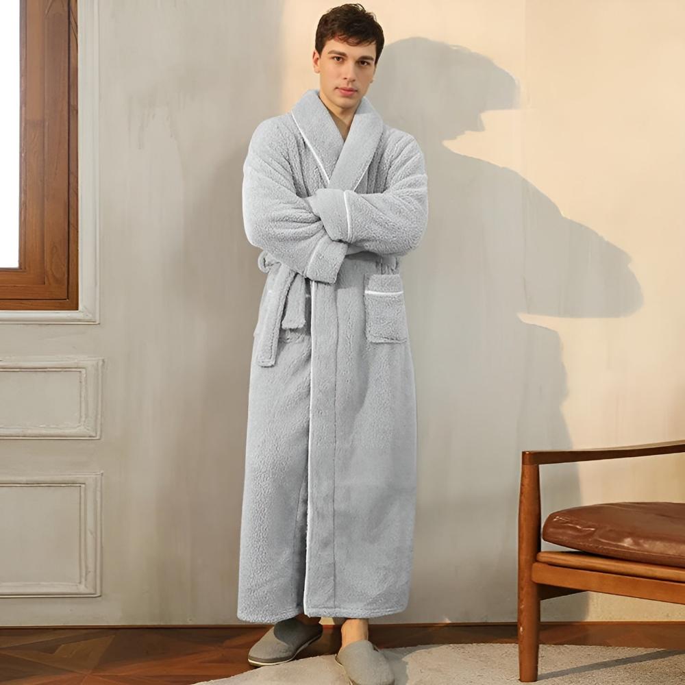Luxuriöser, warmer und bequemer Fleece-Bademantel