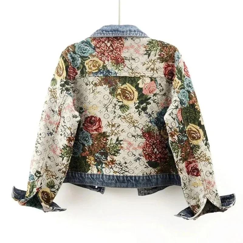 Damen-Denimjacke mit floraler Stickerei