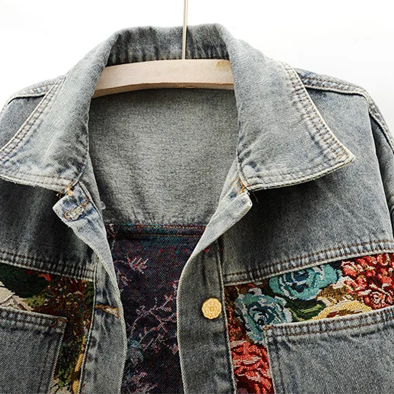 Damen-Denimjacke mit floraler Stickerei