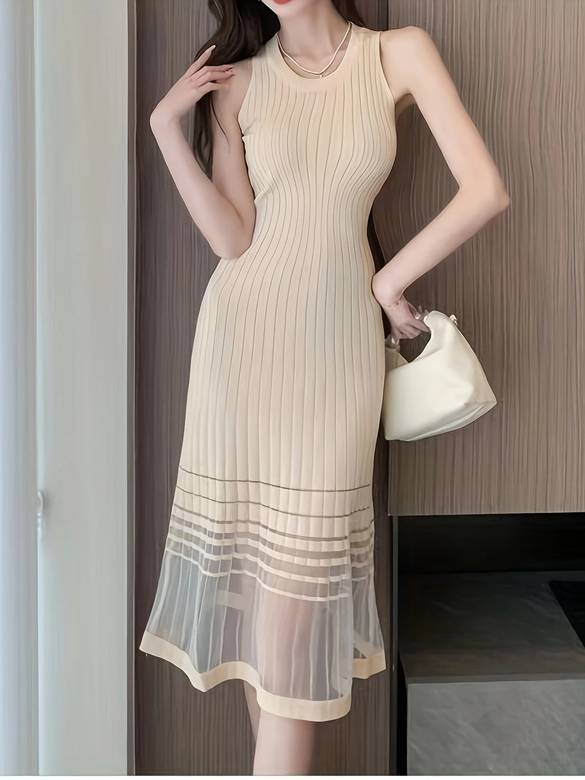 Elegantes Beige Strick Midi Kleid mit Mesh-Overlay – Tailliert, Ärmellos für Frühling/Sommer