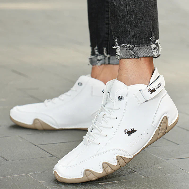 Bequeme orthopädische Wanderschuhe aus Leder