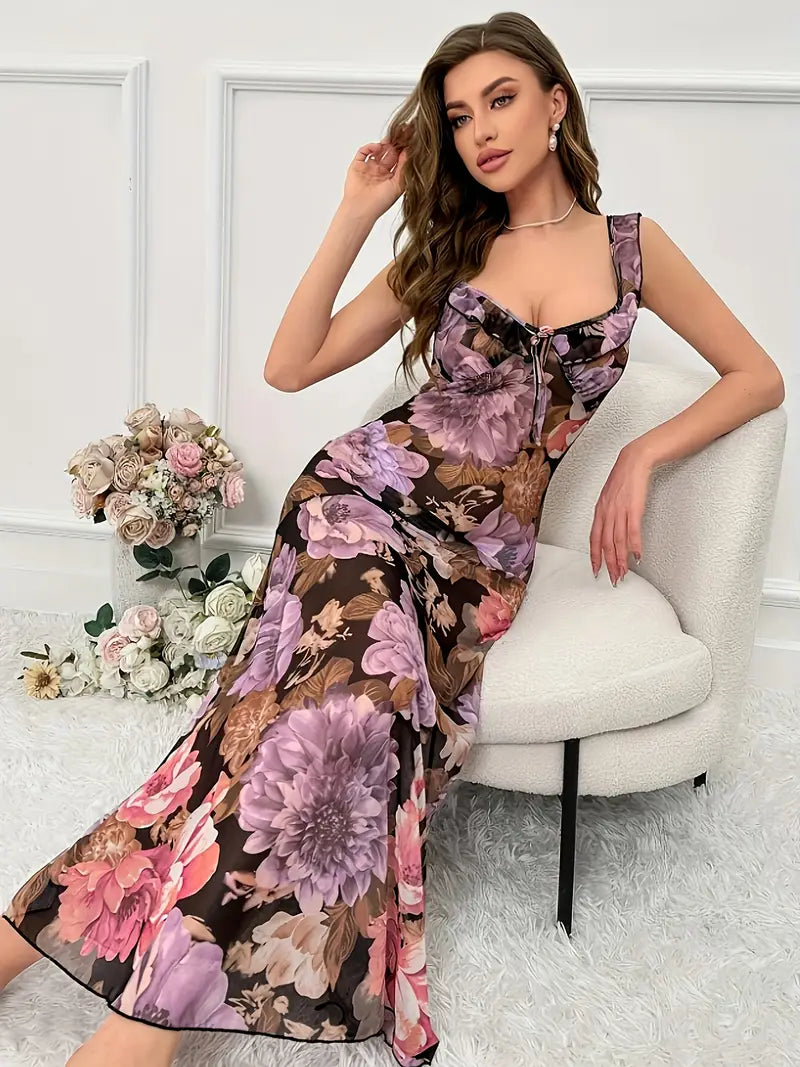 Maxikleid mit Blumenmuster - Breite Träger, Schnürung, offener Rücken & elegante Passform