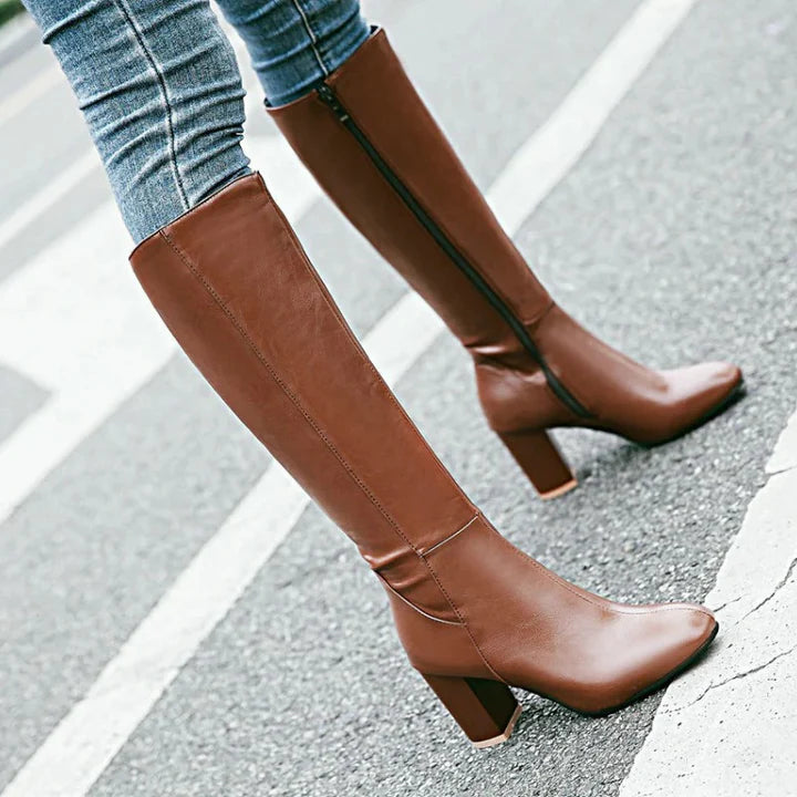 Elegante Stiefel mit Absatz und Reißverschluss