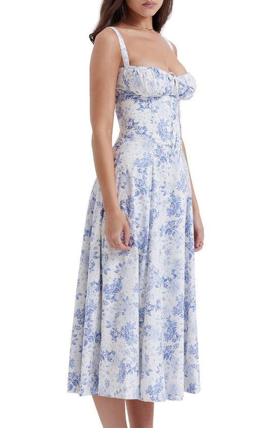 Taillenformendes Kleid mit Blumenmuster