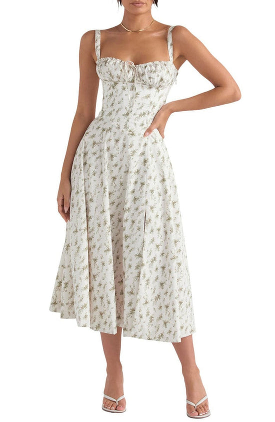 Taillenformendes Kleid mit Blumenmuster
