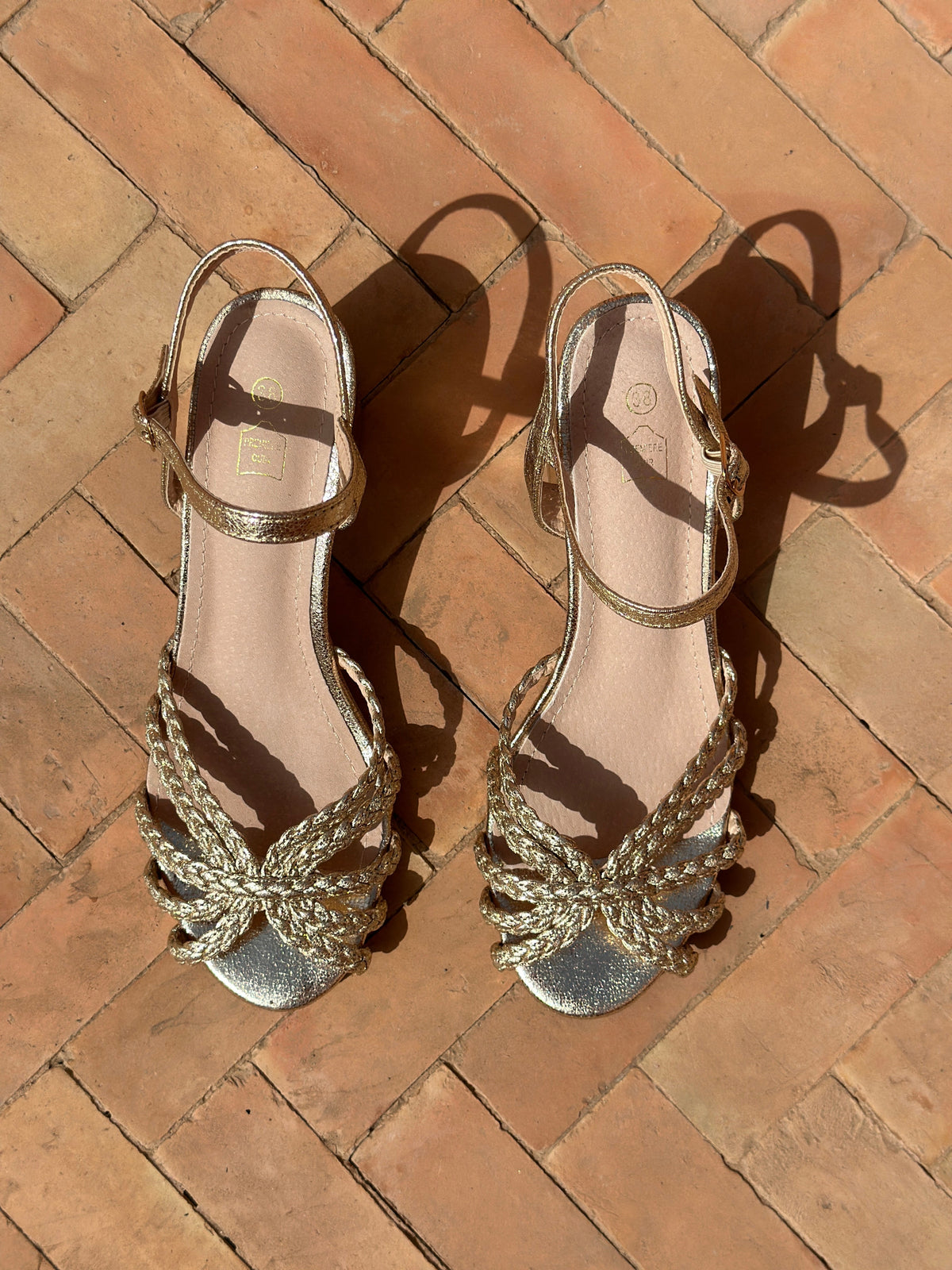 Damen Elegante Glänzende Riemchensandalen