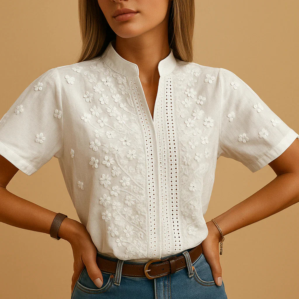 Bestickte weiße Bluse mit Stehkragen