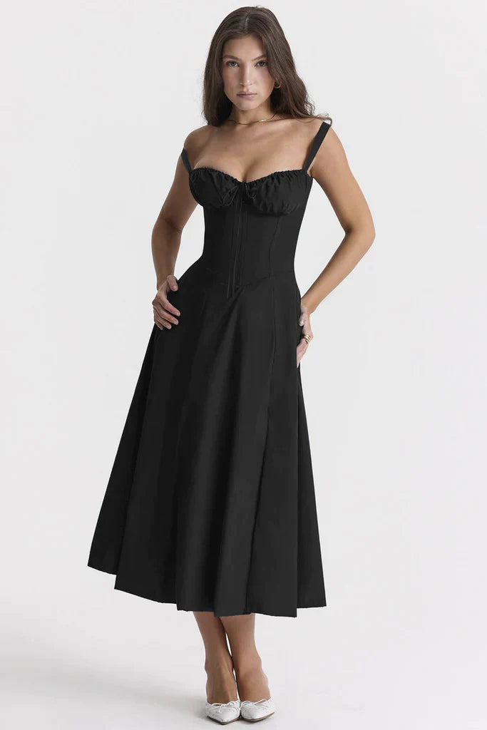 Taillenformendes Kleid mit Blumenmuster