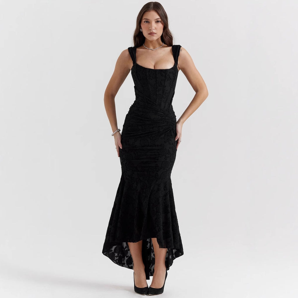 Abendkleid im Meerjungfrauen-Stil aus Satin mit geraffter Taille