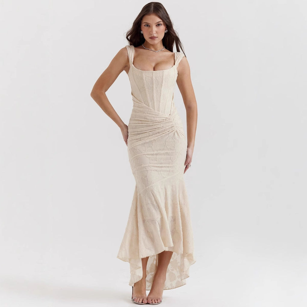 Abendkleid im Meerjungfrauen-Stil aus Satin mit geraffter Taille