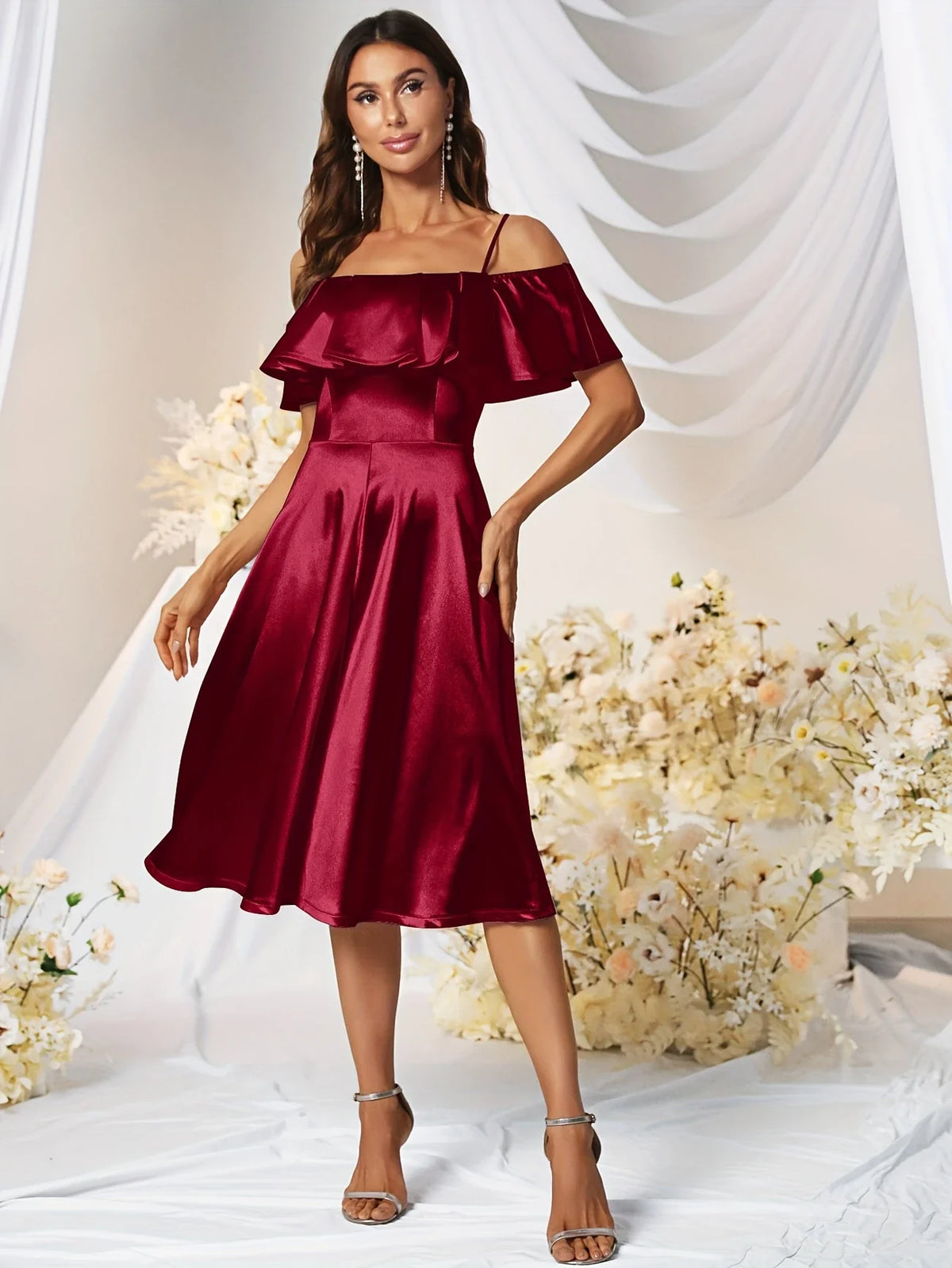 Elegantes Rotes Satin Kleid in A-Linie - Knielang, hohe Taille, Rüschen, Perfekt für Party & Abendgarderobe