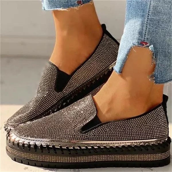 Luxuriöse Damen-Slipper mit funkelnden Details