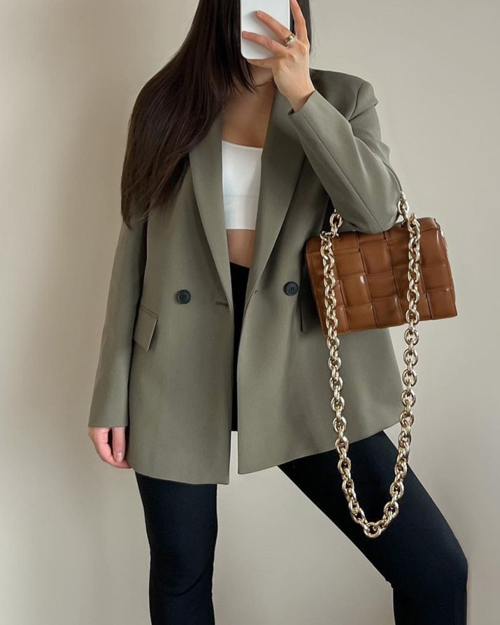 Zweireihiger Damen-Blazer mit Reverskragen