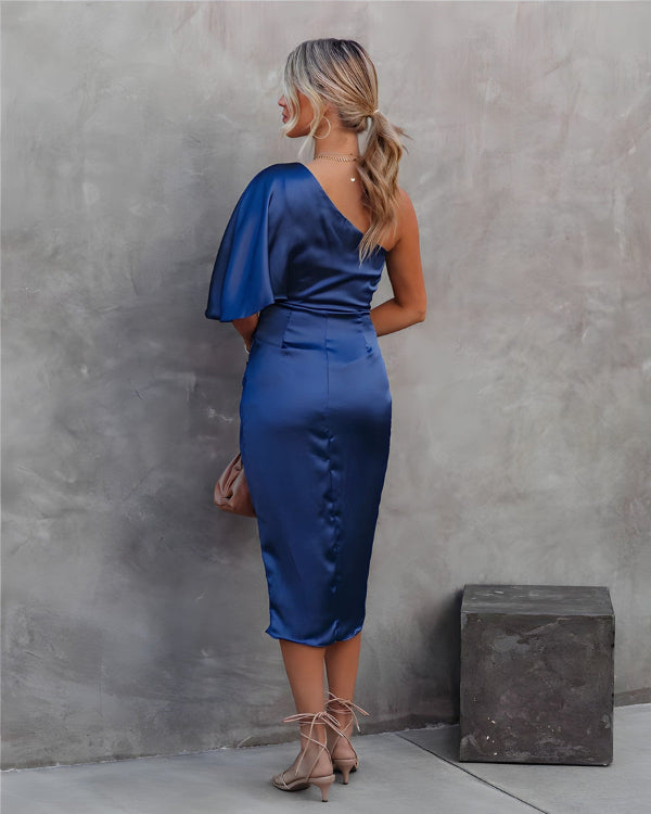 Satin-Midikleid mit One-Shoulder-Design und eleganten Rüschen