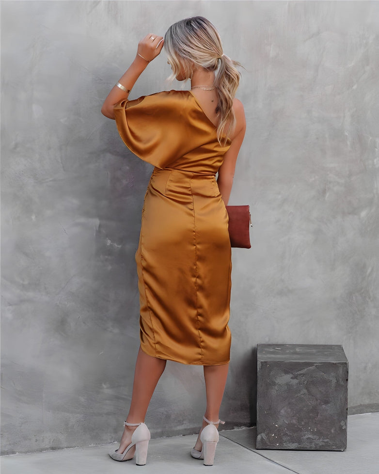 Asymmetrisches Off-Shoulder-Kleid