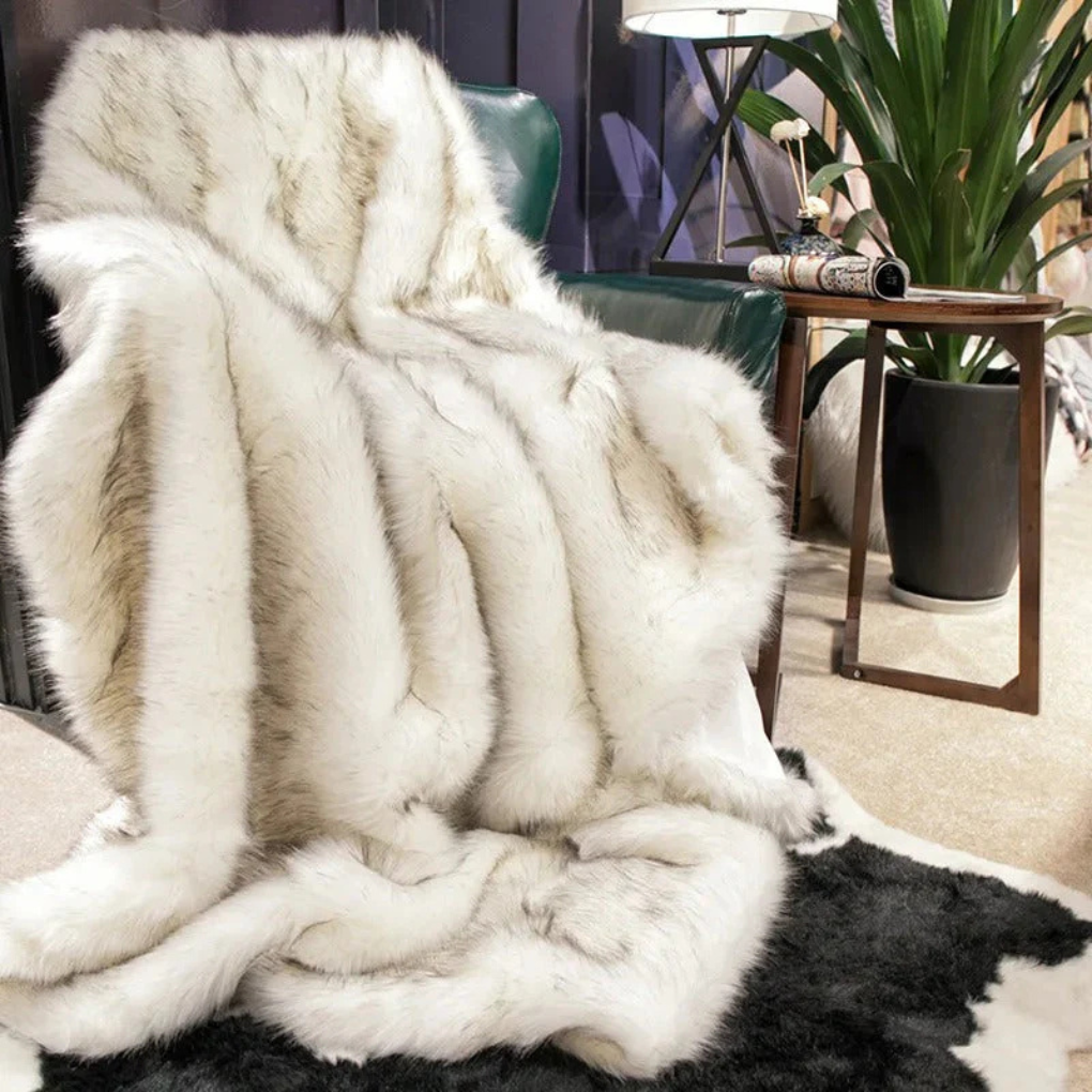Kunstfelldecke – Gemütliches Flair & eleganter Akzent