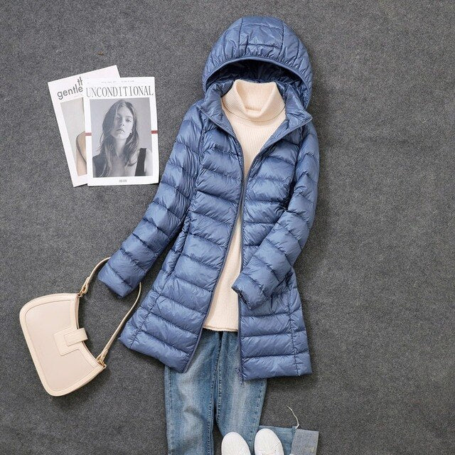 Lange Daunenjacke mit abnehmbarer Kapuze für Damen