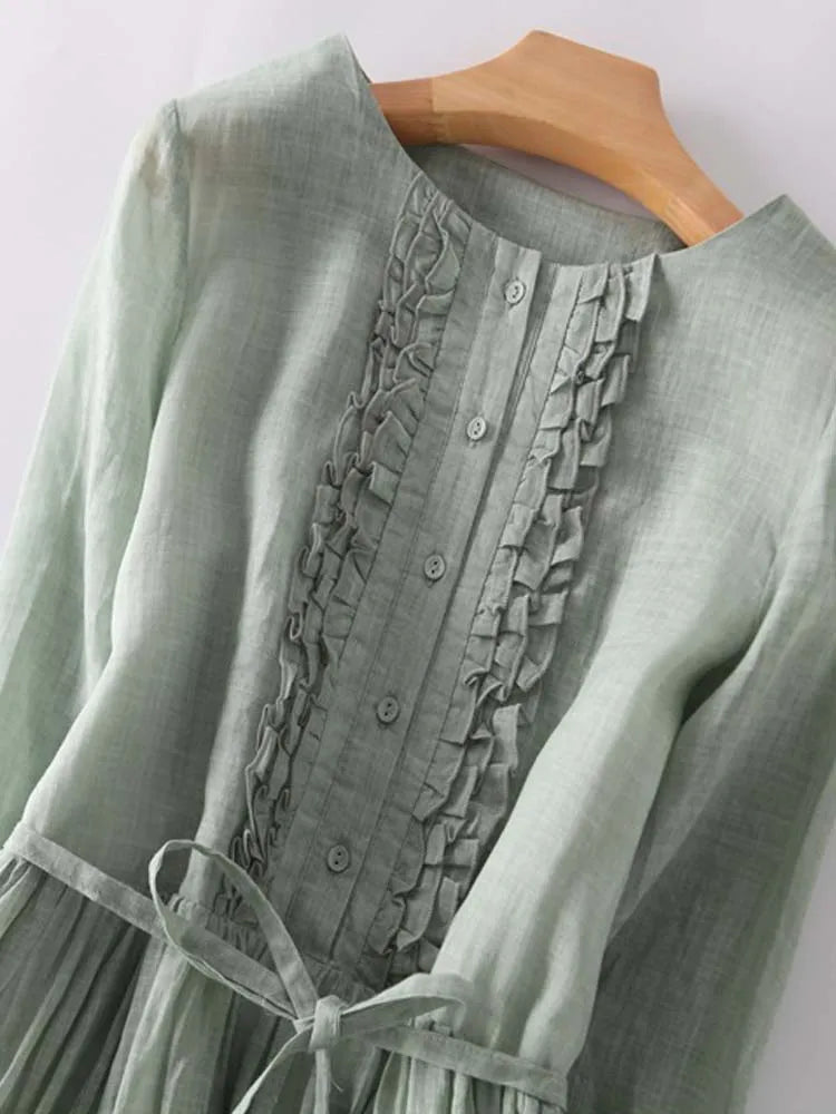 Stilvolles Leinenkleid mit Knopfleiste und V-Ausschnitt