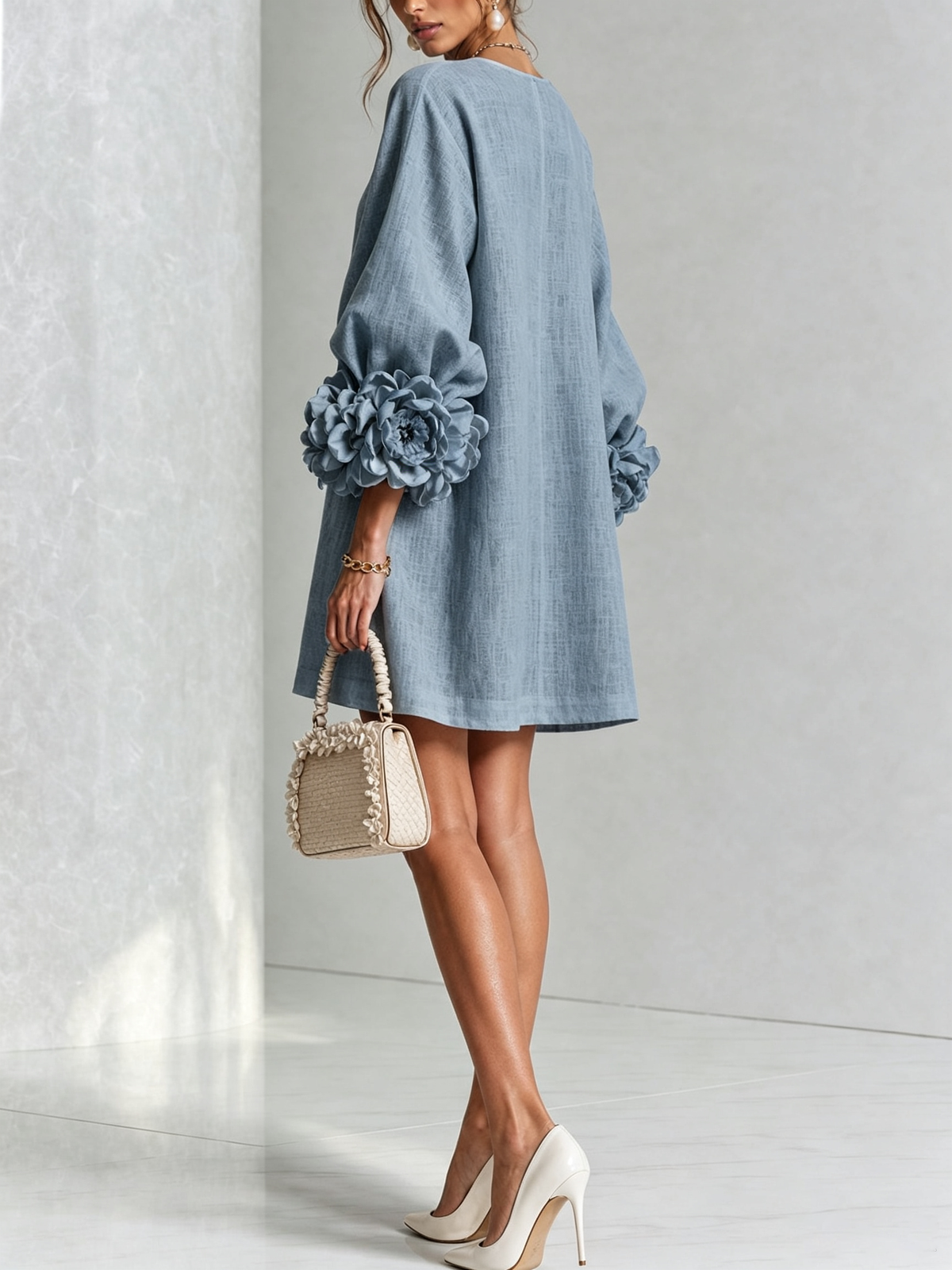 Damen Romantisches Minikleid mit Rosen an den Ärmelbündchen